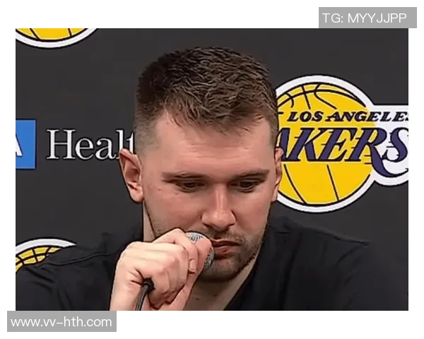 里夫斯幽默点评东契奇成长之路期待他早日成熟展现更强实力 里夫斯幽默点评东契奇成长之路期待他早日成熟展现更强实力